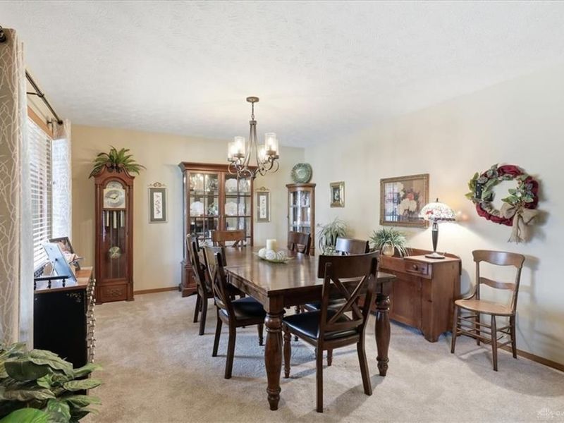 1045 Bradford Drive, Springfield, OH 45503 Photo 3