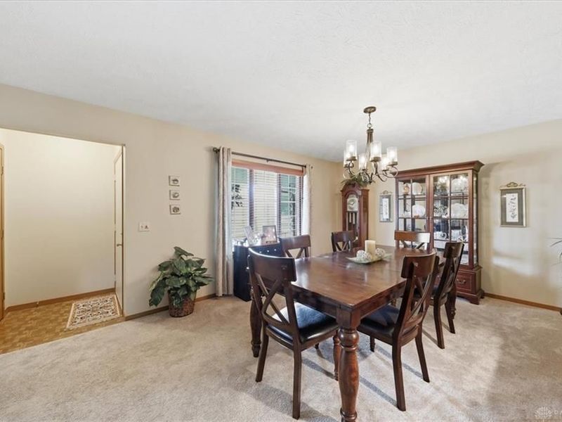 1045 Bradford Drive, Springfield, OH 45503 Photo 4