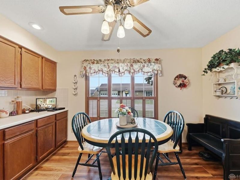1045 Bradford Drive, Springfield, OH 45503 Photo 9