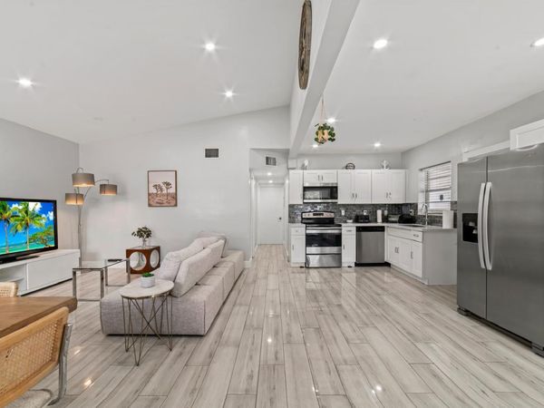 371 Kentucky Avenue, Fort Lauderdale, FL 33312
