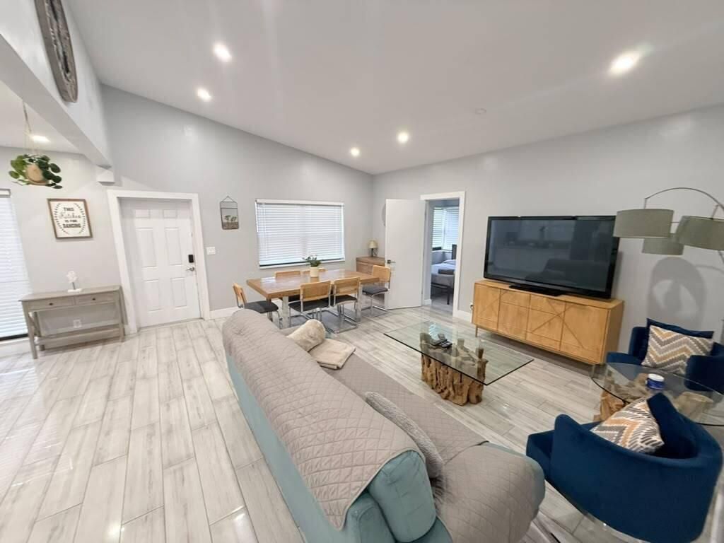 371 Kentucky Avenue, Fort Lauderdale, FL 33312 Photo