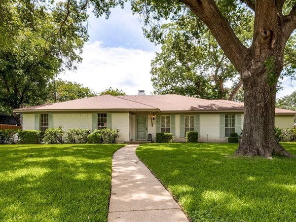 2221 Scarlet Lane , Grand Prairie, TX 75050