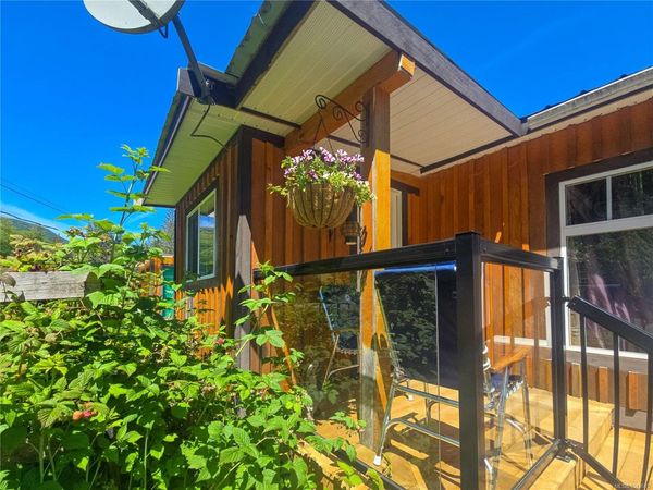 754 Sayward Rd , Sayward, BC V0P 1R0