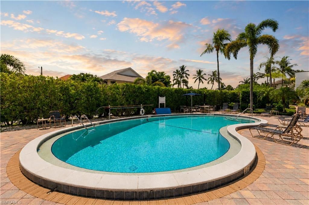 1050 6th St S, Unit 1050, Naples, FL 34102 Photo