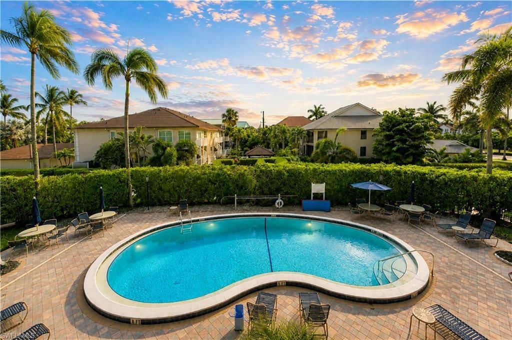 1050 6th St S, Unit 1050, Naples, FL 34102 Photo