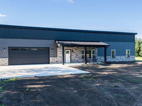1854 W Backbone Road , Princeton, IL 61356