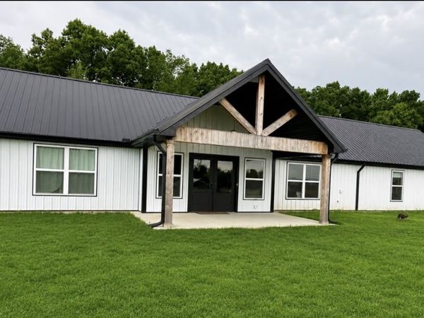 7011 N Pitt Rd , Springfield, TN 37172