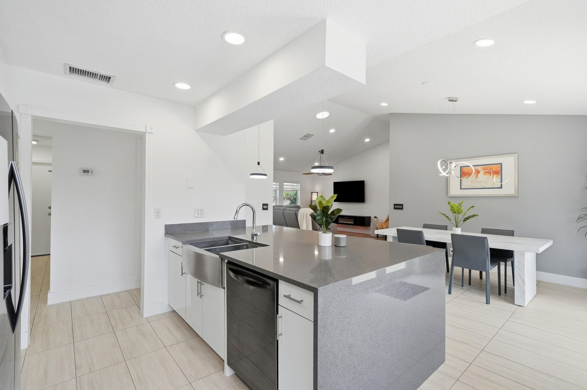 25 Cedar Circle, Boynton Beach, FL 33436 Photo