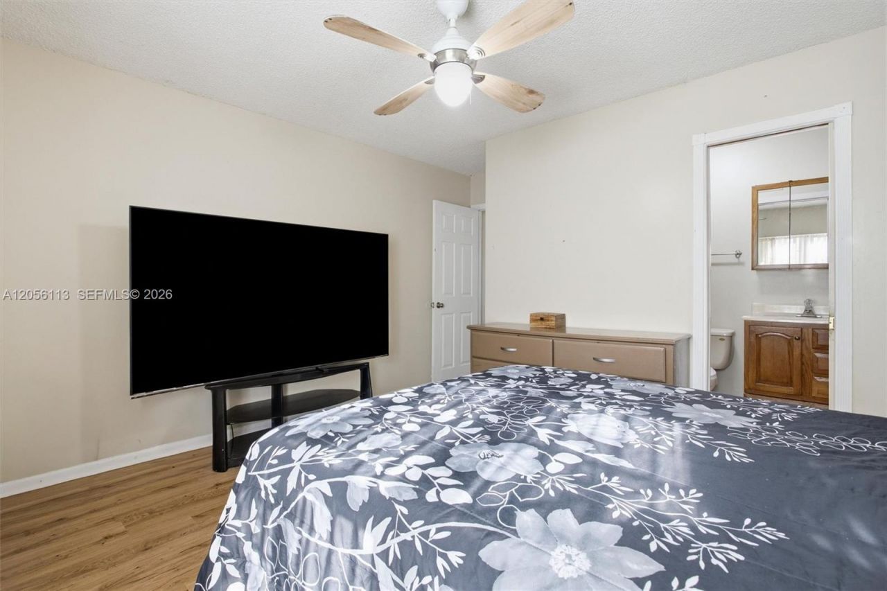 450 E Lakewood Cir E , Unit B, Margate, FL 33063 Photo
