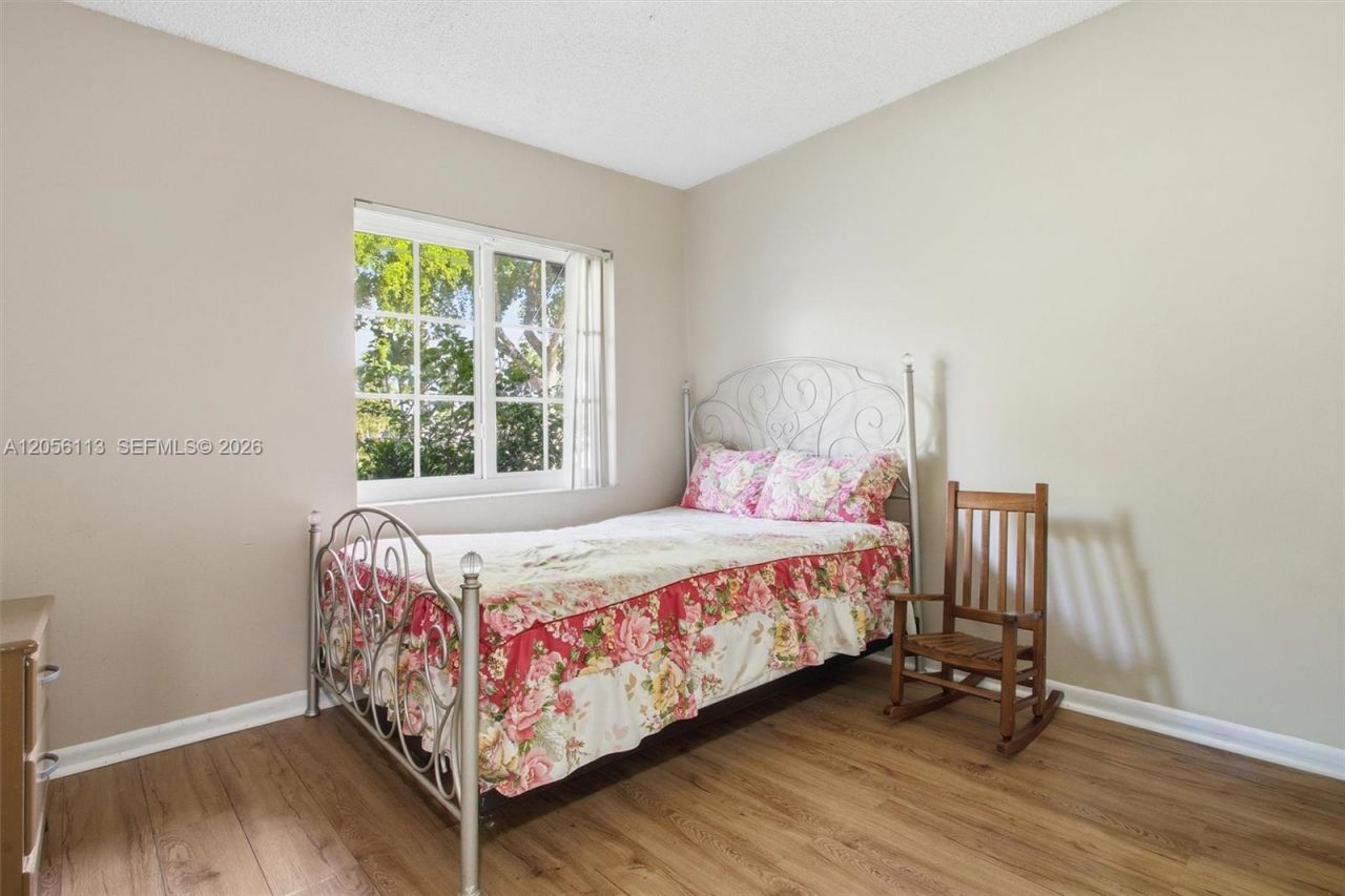 450 E Lakewood Cir E , Unit B, Margate, FL 33063 Photo