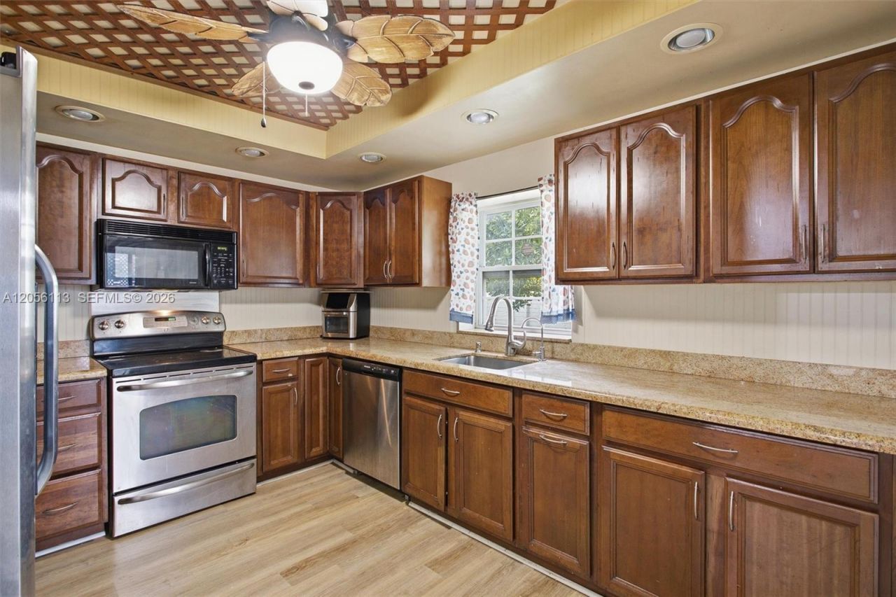 450 E Lakewood Cir E , Unit B, Margate, FL 33063 Photo