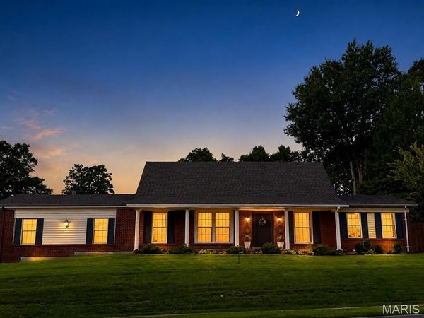 821 S Sappington Road, St Louis, MO 63126