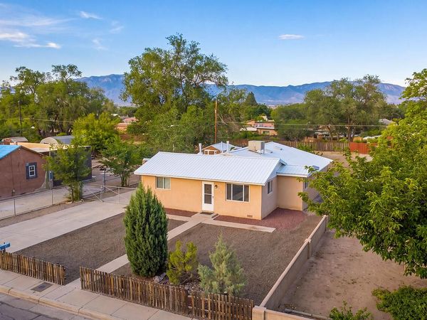 4920 La Cienega Street NW, Albuquerque, NM 87107