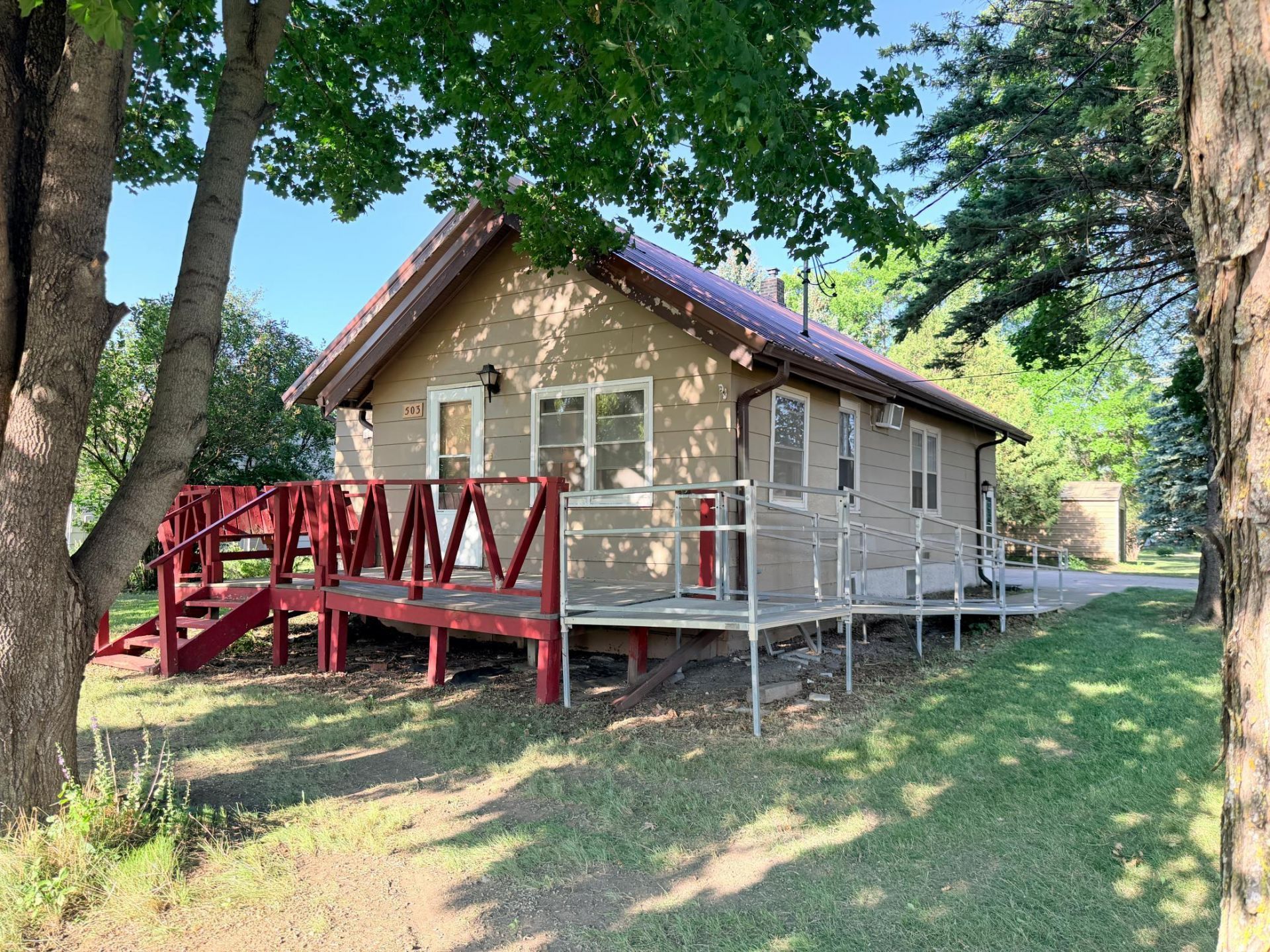 503 2nd Avenue NE, Pipestone, MN 56164