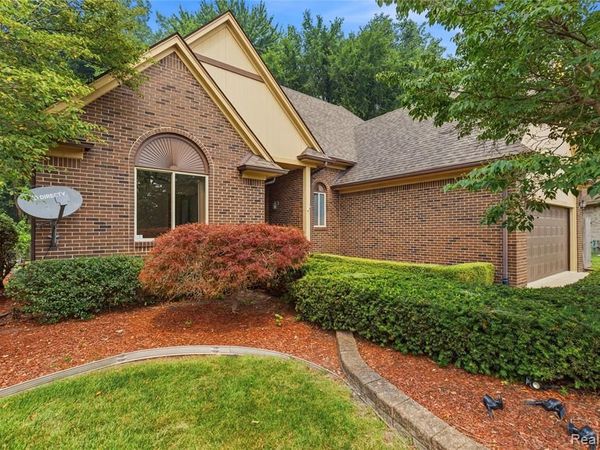 48053 Mill Creek Court, Chesterfield Twp, MI 48047