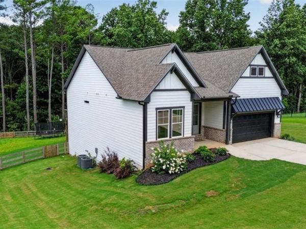 272 Linger Longer Drive , Ellijay, GA 30540