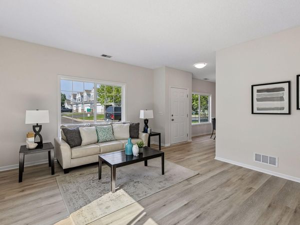 1336 Yorkshire Lane, Shakopee, MN 55379