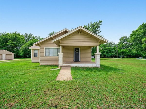 115 N Pine Street , Oologah, OK 74053