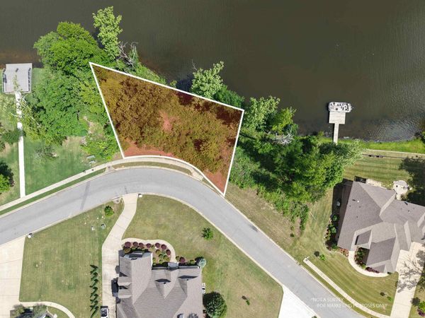 7542 S Shoreline Drive , Benton, AR 72019