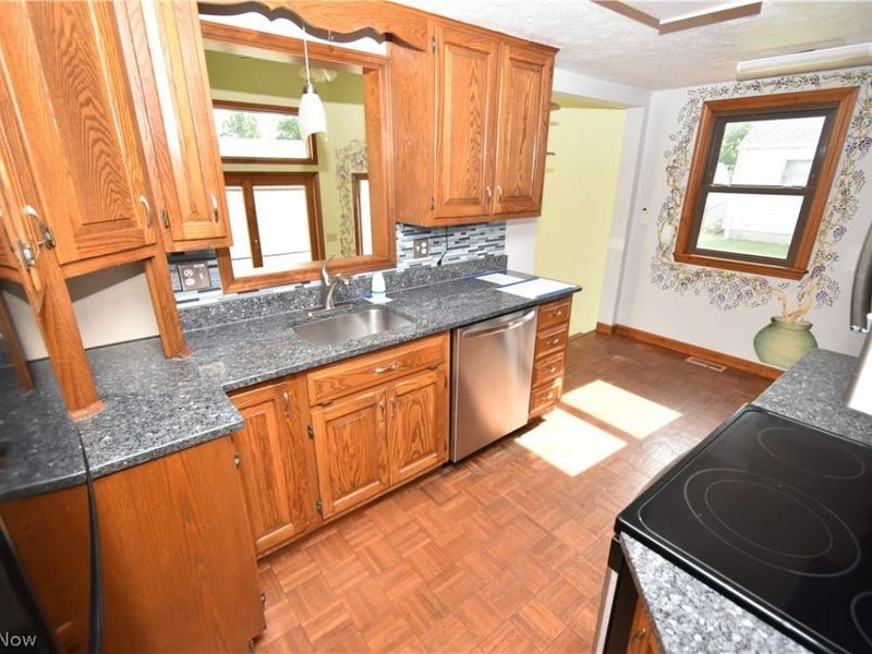 209 Sipple Avenue, Amherst, OH 44001 Photo 5