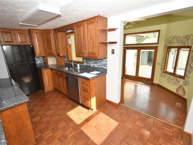 209 Sipple Avenue, Amherst, OH 44001 Photo 6