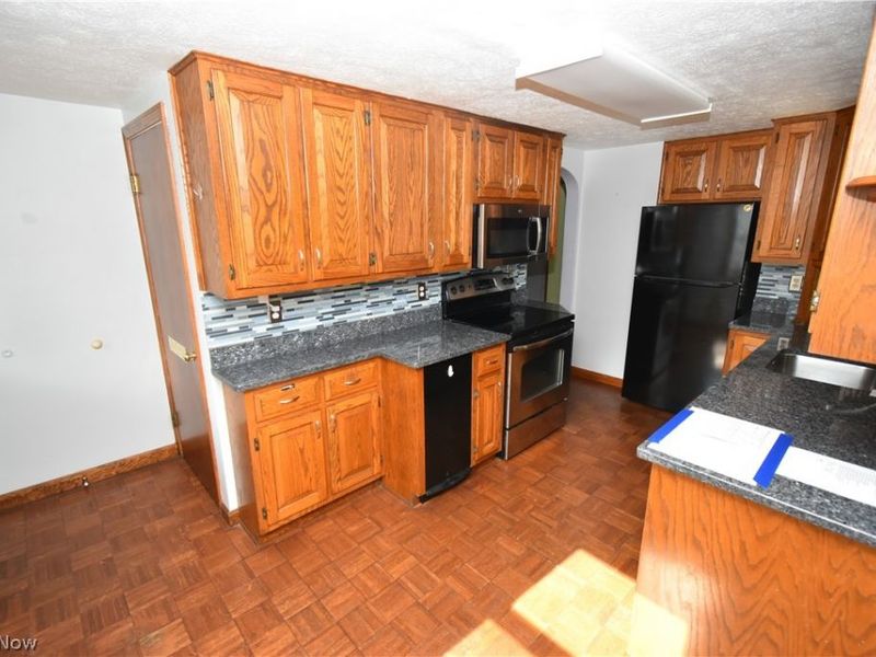 209 Sipple Avenue, Amherst, OH 44001 Photo 7