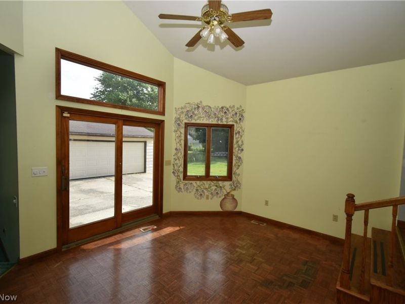 209 Sipple Avenue, Amherst, OH 44001 Photo 9