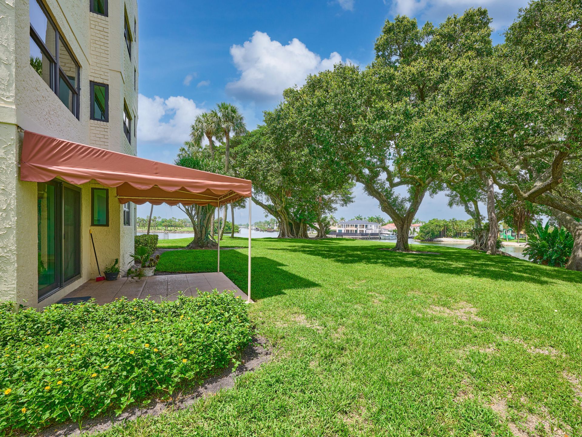 374 Golfview Road, Unit 106, North Palm Beach, FL 33408 Photo