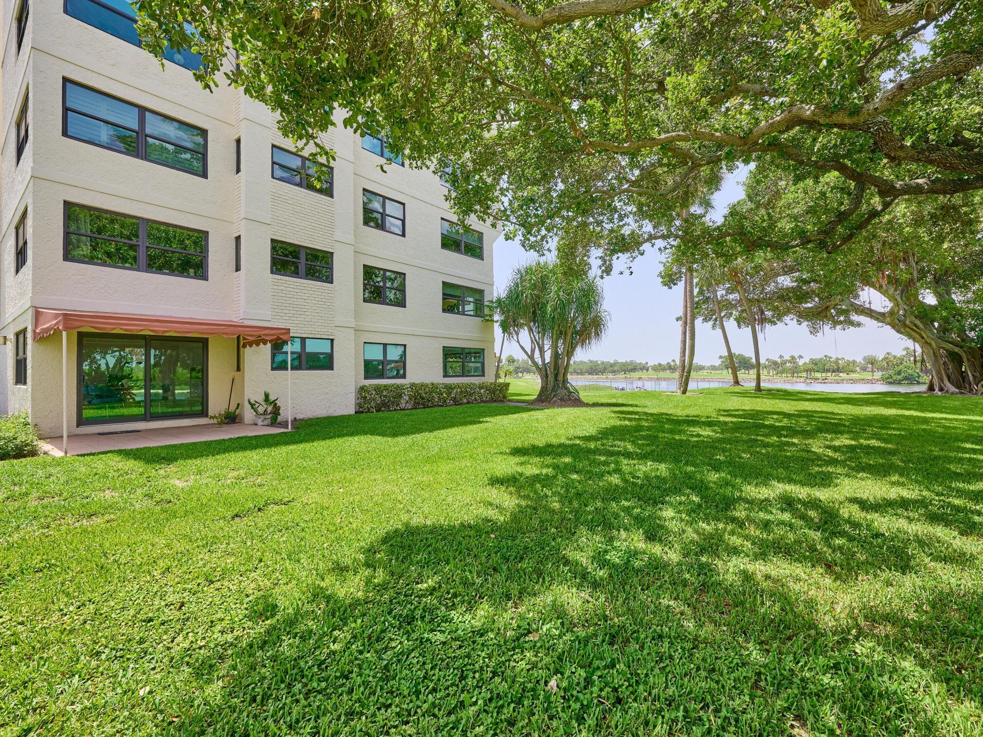 374 Golfview Road, Unit 106, North Palm Beach, FL 33408 Photo
