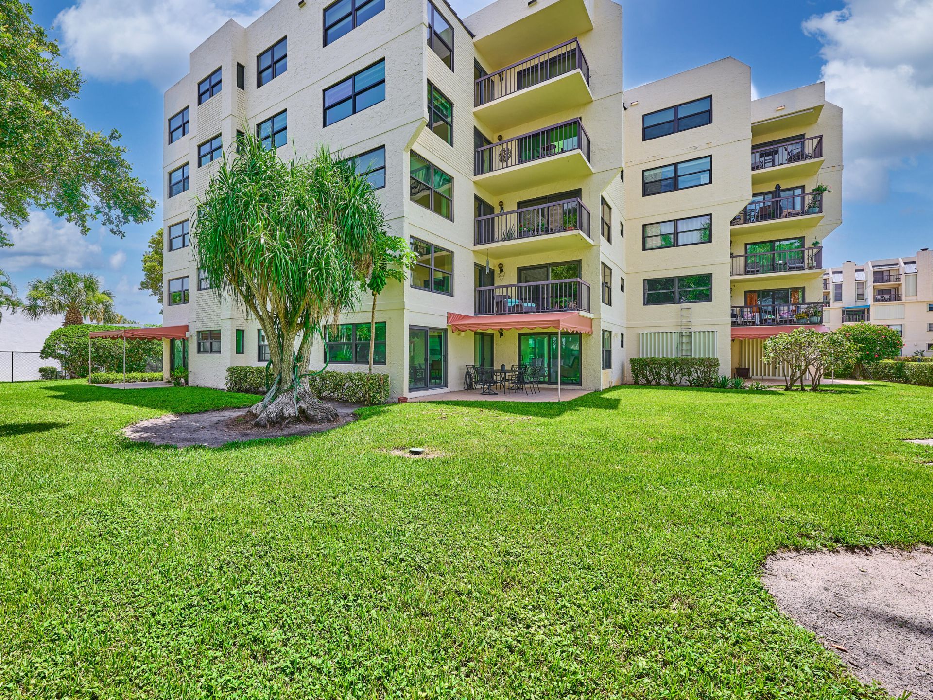 374 Golfview Road, Unit 106, North Palm Beach, FL 33408 Photo