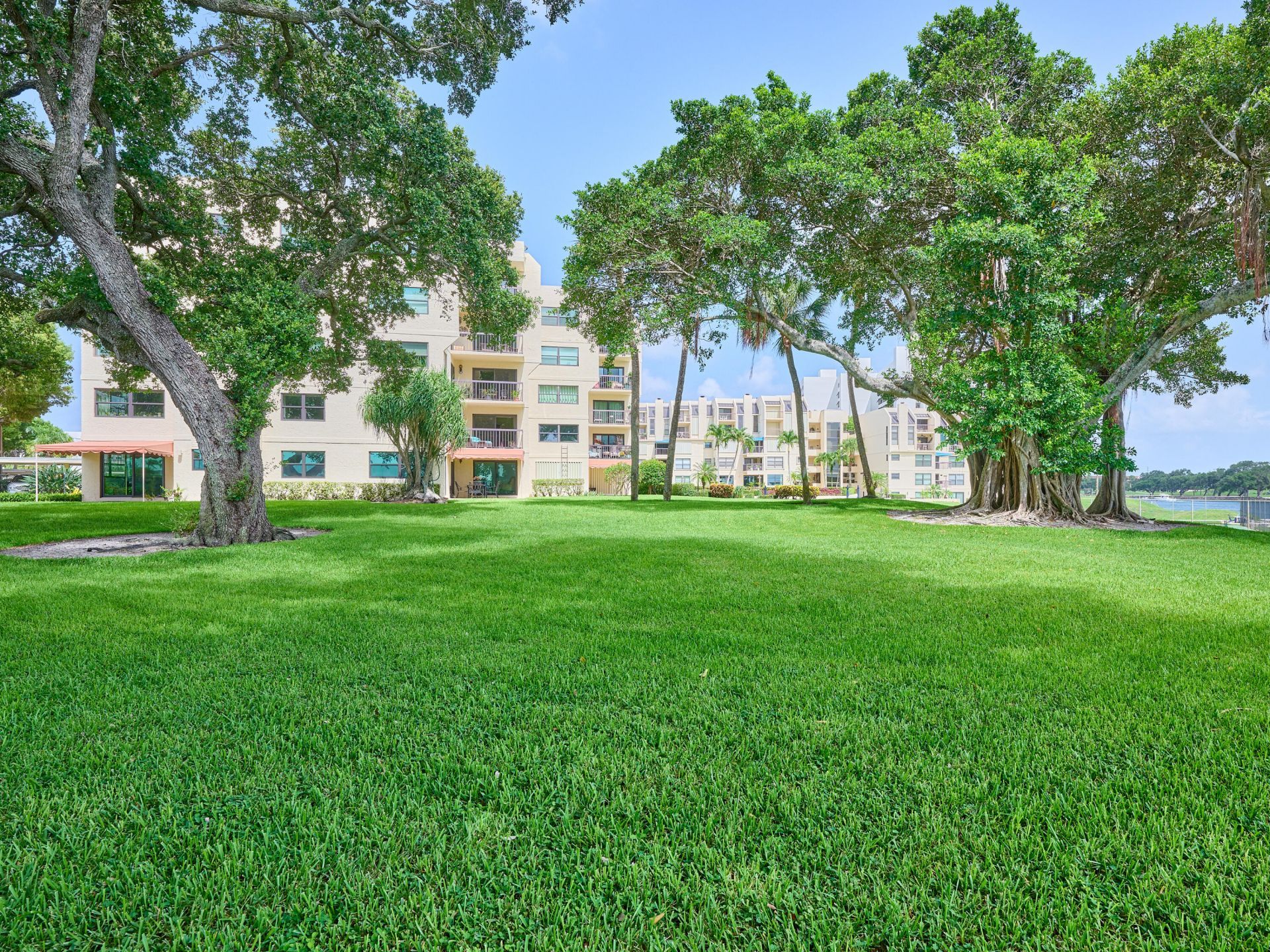 374 Golfview Road, Unit 106, North Palm Beach, FL 33408 Photo