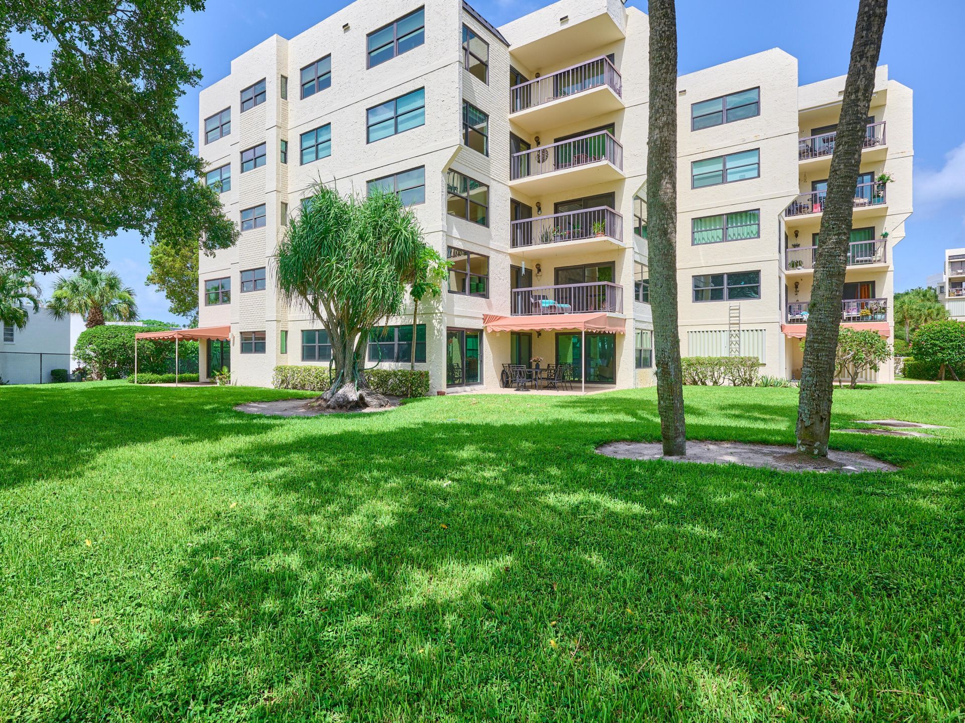 374 Golfview Road, Unit 106, North Palm Beach, FL 33408 Photo