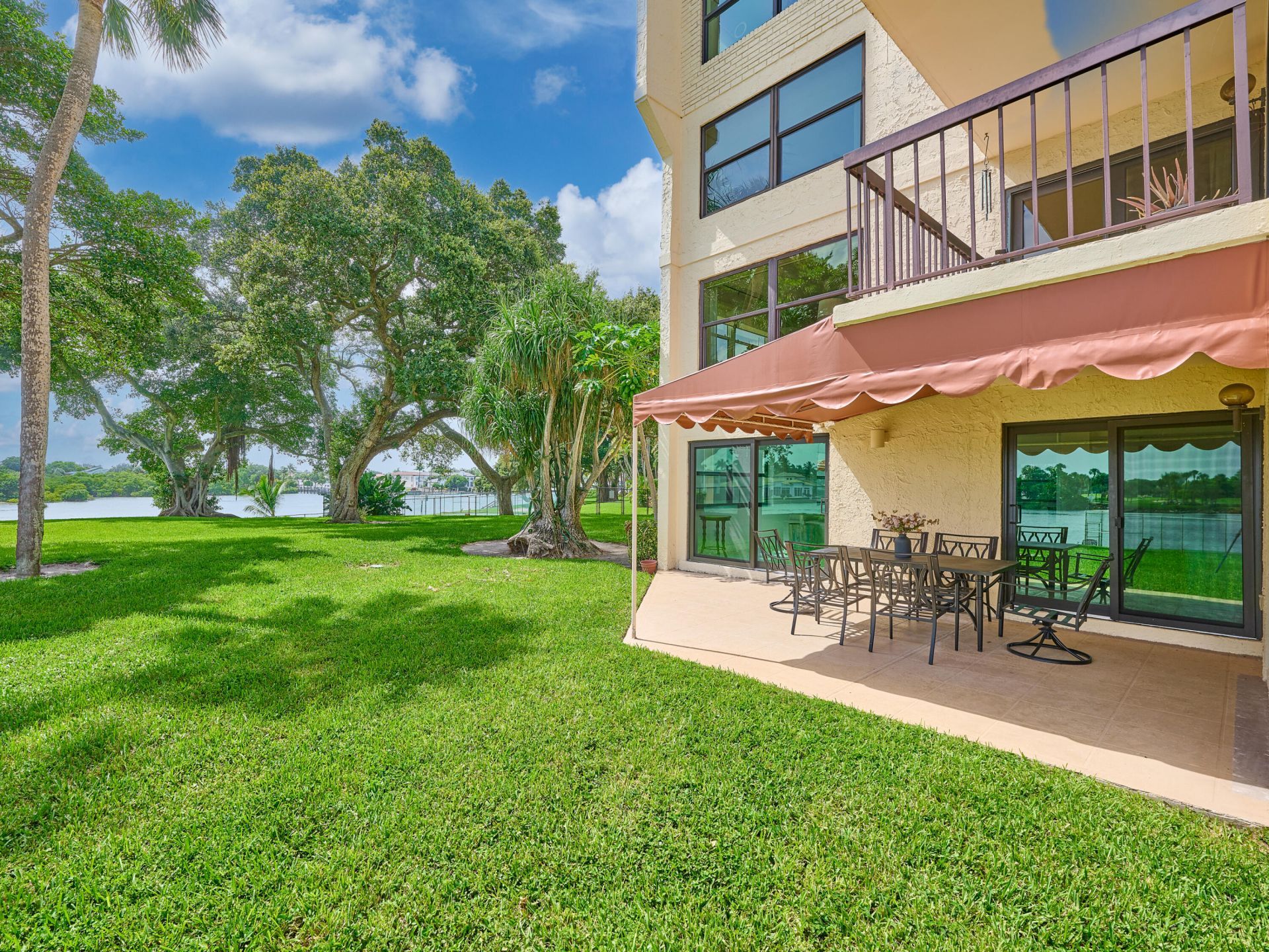 374 Golfview Road, Unit 106, North Palm Beach, FL 33408 Photo