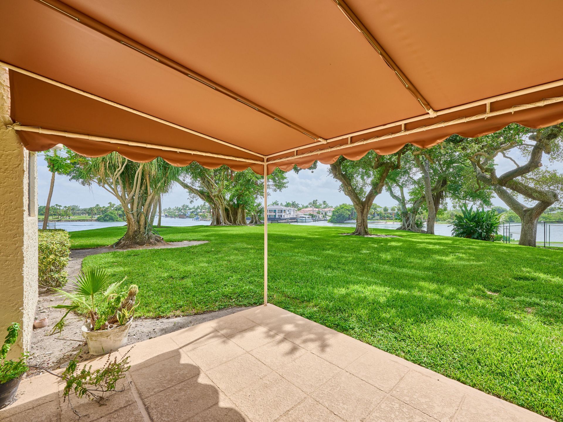 374 Golfview Road, Unit 106, North Palm Beach, FL 33408 Photo