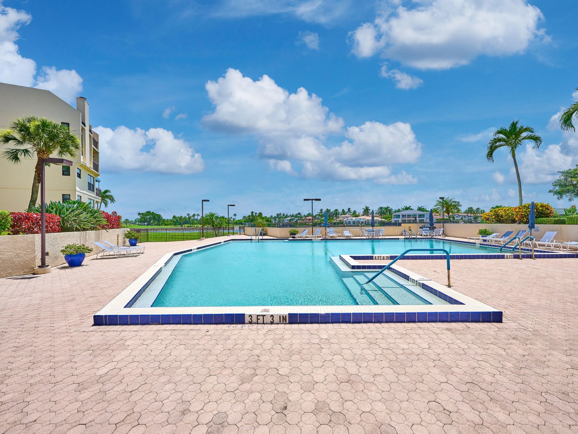 374 Golfview Road, Unit 106, North Palm Beach, FL 33408 Photo