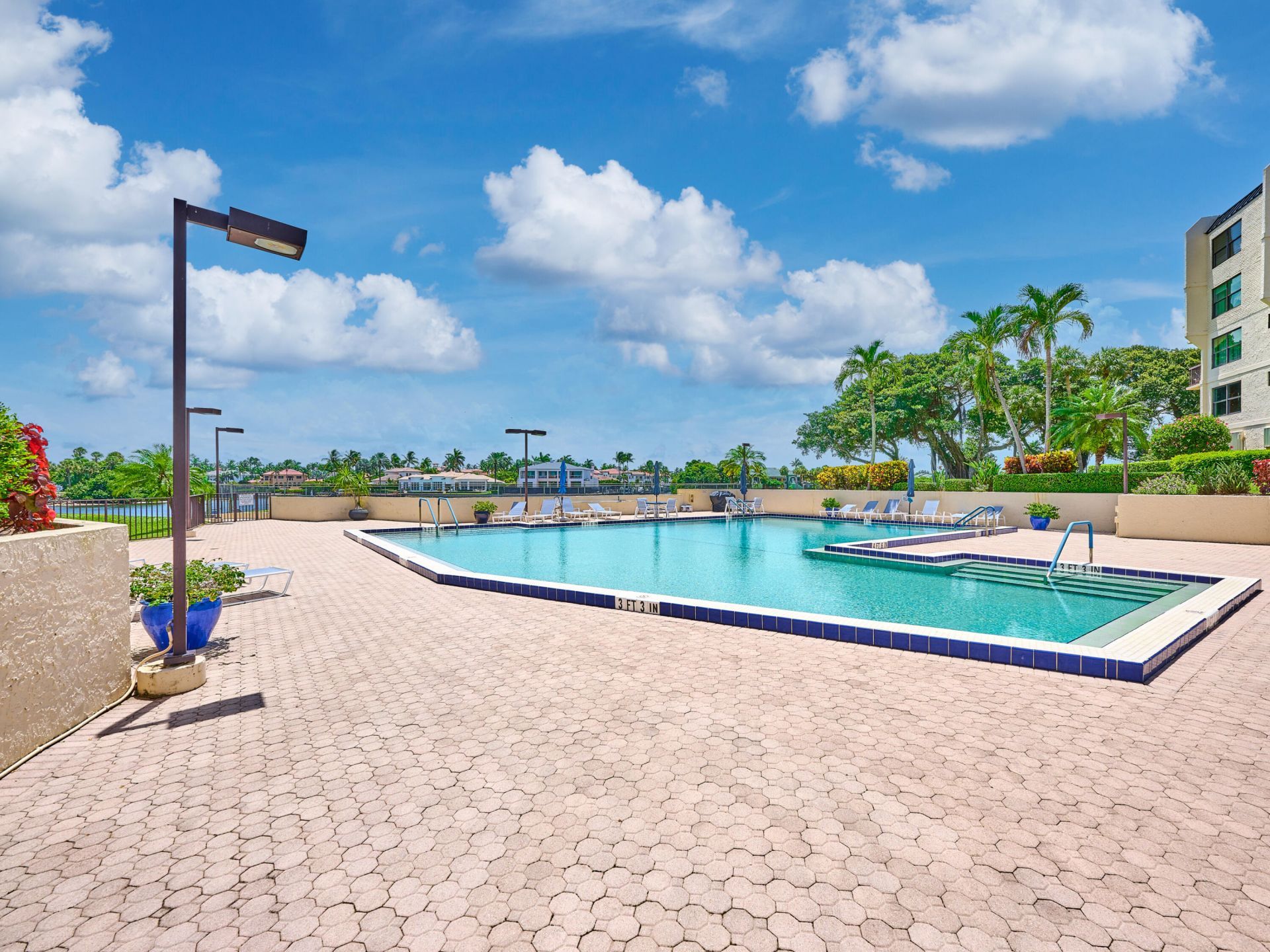 374 Golfview Road, Unit 106, North Palm Beach, FL 33408 Photo