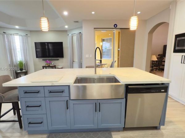 1247 NW 165th Ave , Pembroke Pines, FL 33028