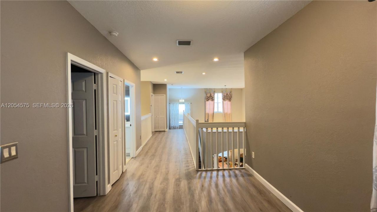 1247 NW 165th Ave, Pembroke Pines, FL 33028 Photo