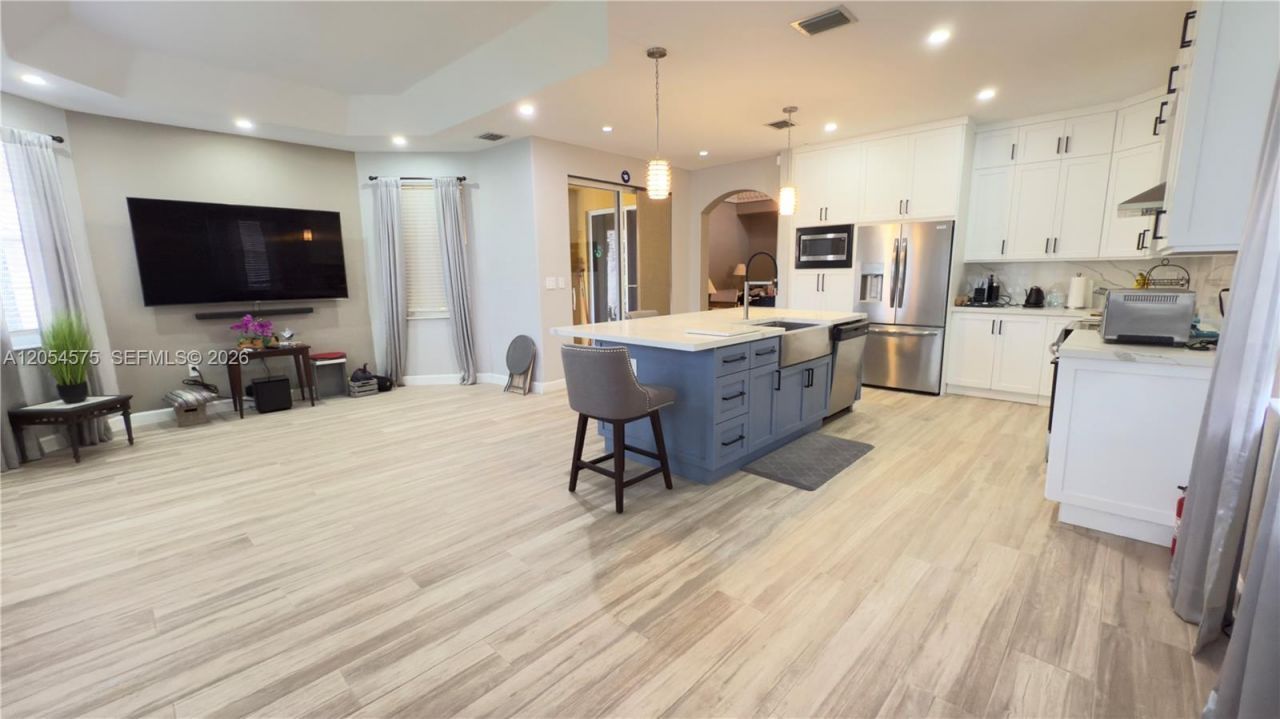 1247 NW 165th Ave, Pembroke Pines, FL 33028 Photo