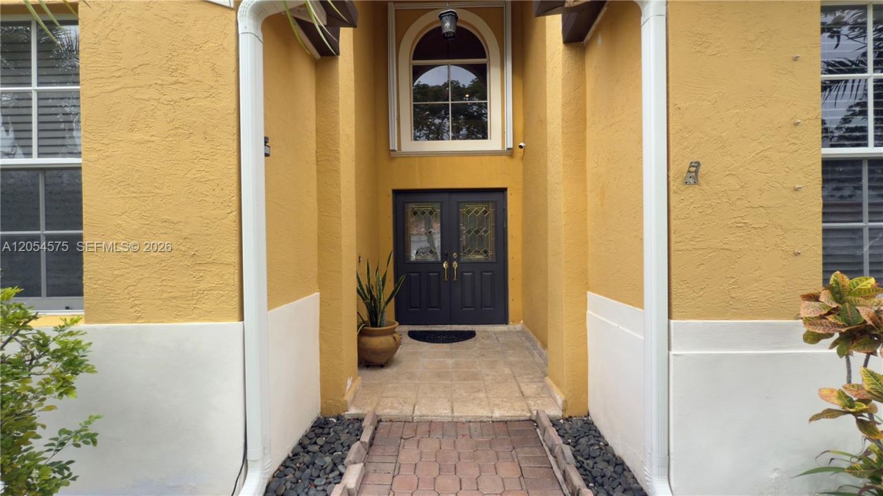 1247 NW 165th Ave, Pembroke Pines, FL 33028 Photo