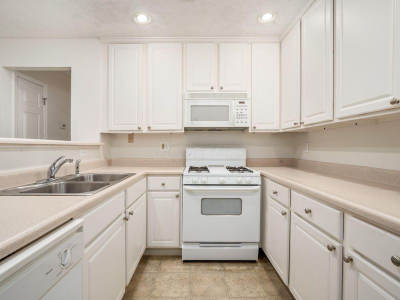 5330 B Stonemeadow Avenue, Unit SA5330 B, Columbus, OH 43220 Photo 13