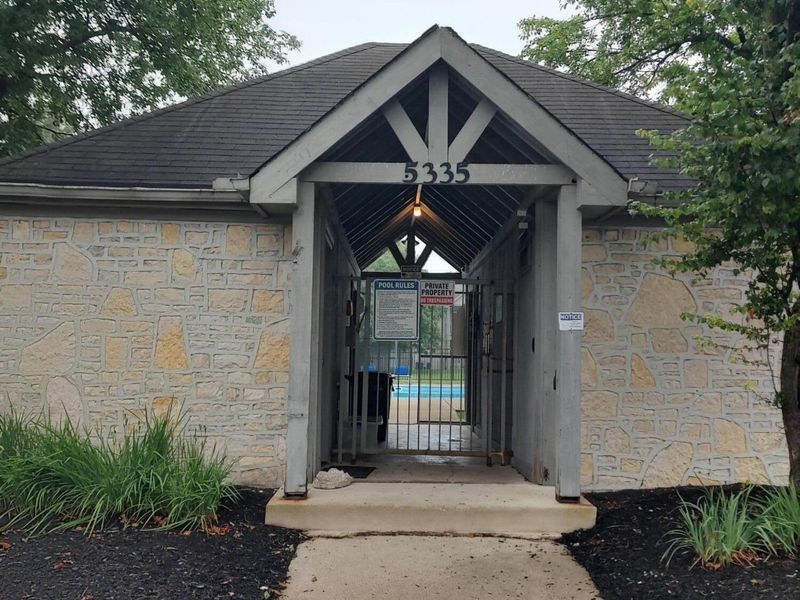 5330 B Stonemeadow Avenue , Unit SA5330 B, Columbus, OH 43220 Photo 3