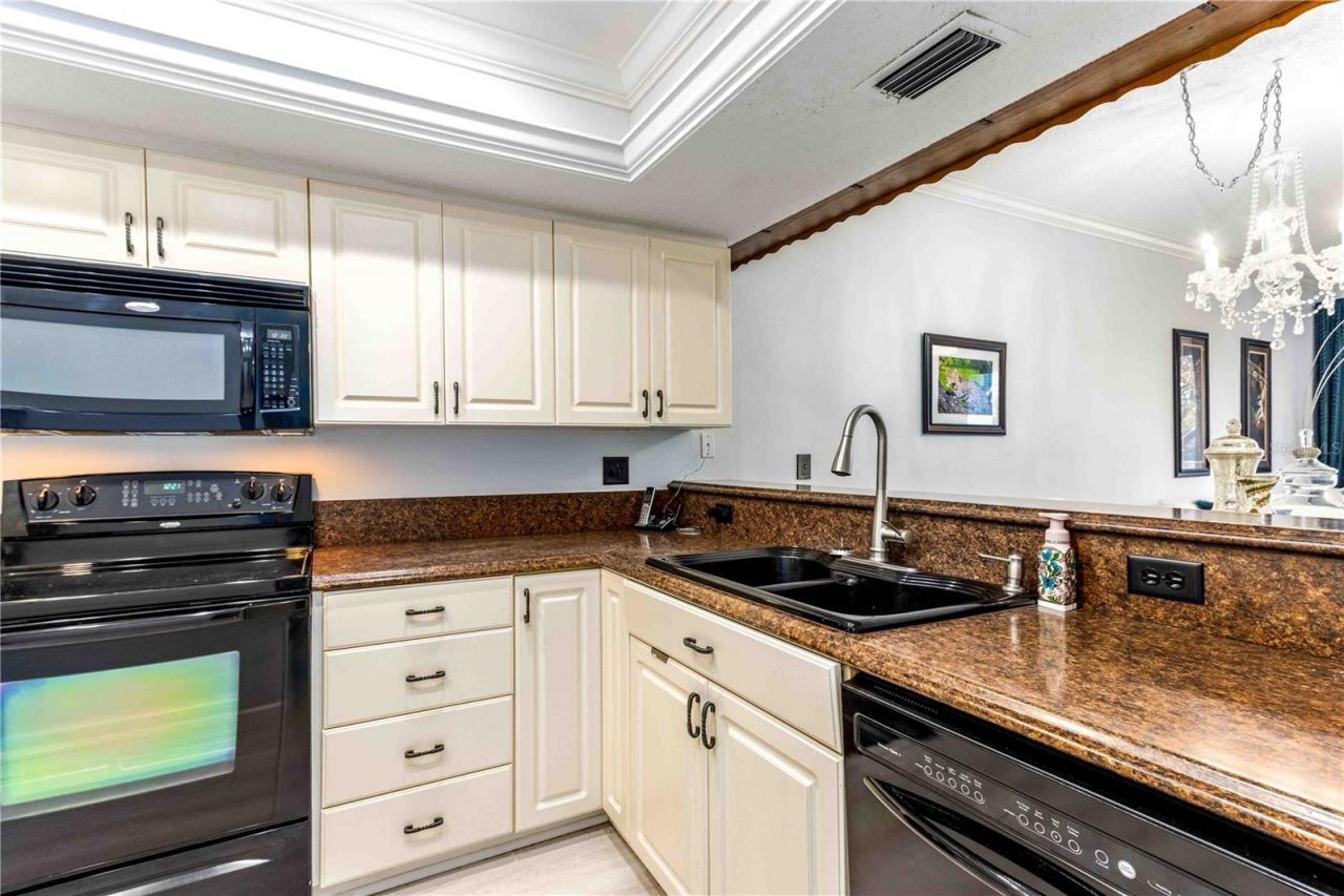 320 Island Way , Unit 605, Clearwater Beach, FL 33767 Photo