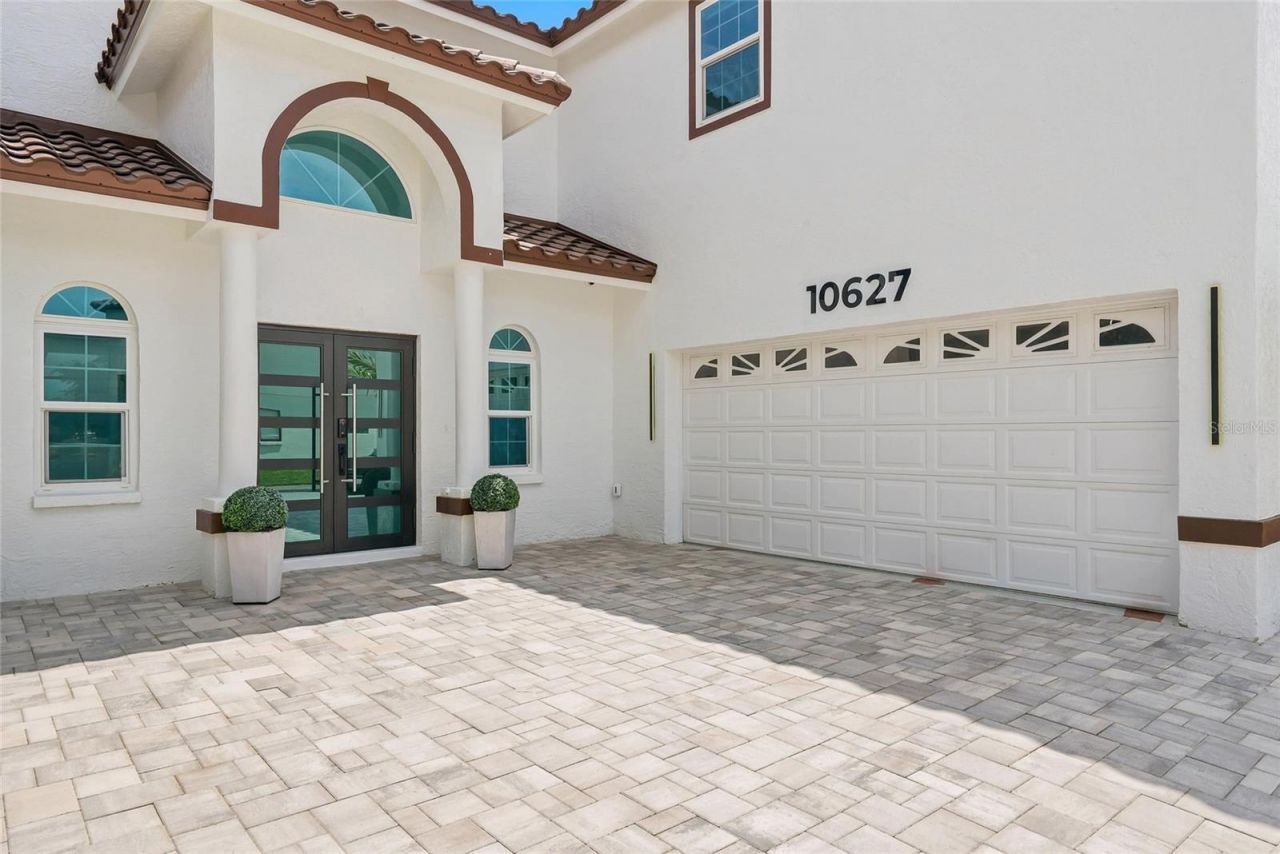 10627 Hatteras Drive Sw, Tampa, FL 33615 Photo