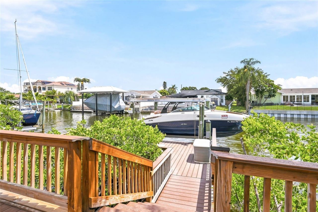 10627 Hatteras Drive Sw, Tampa, FL 33615 Photo