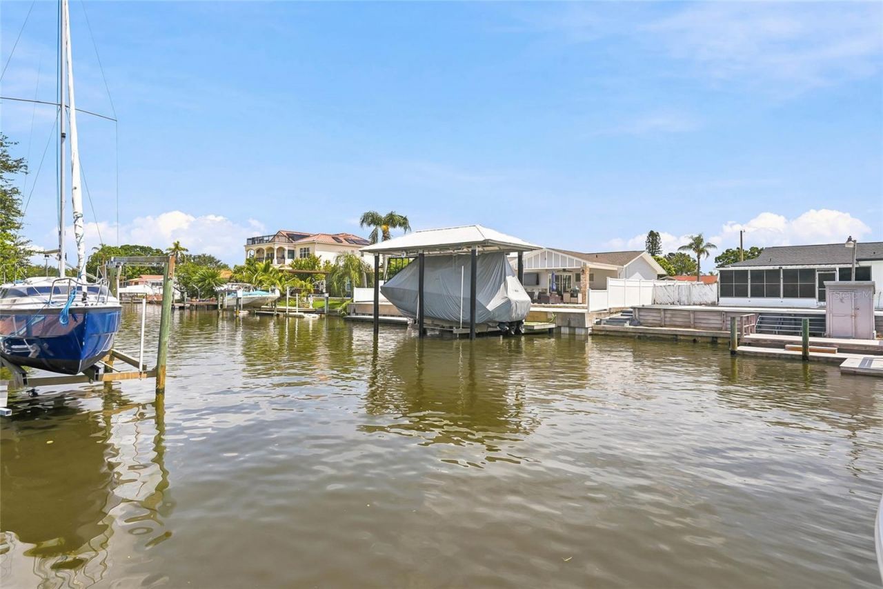 10627 Hatteras Drive Sw, Tampa, FL 33615 Photo