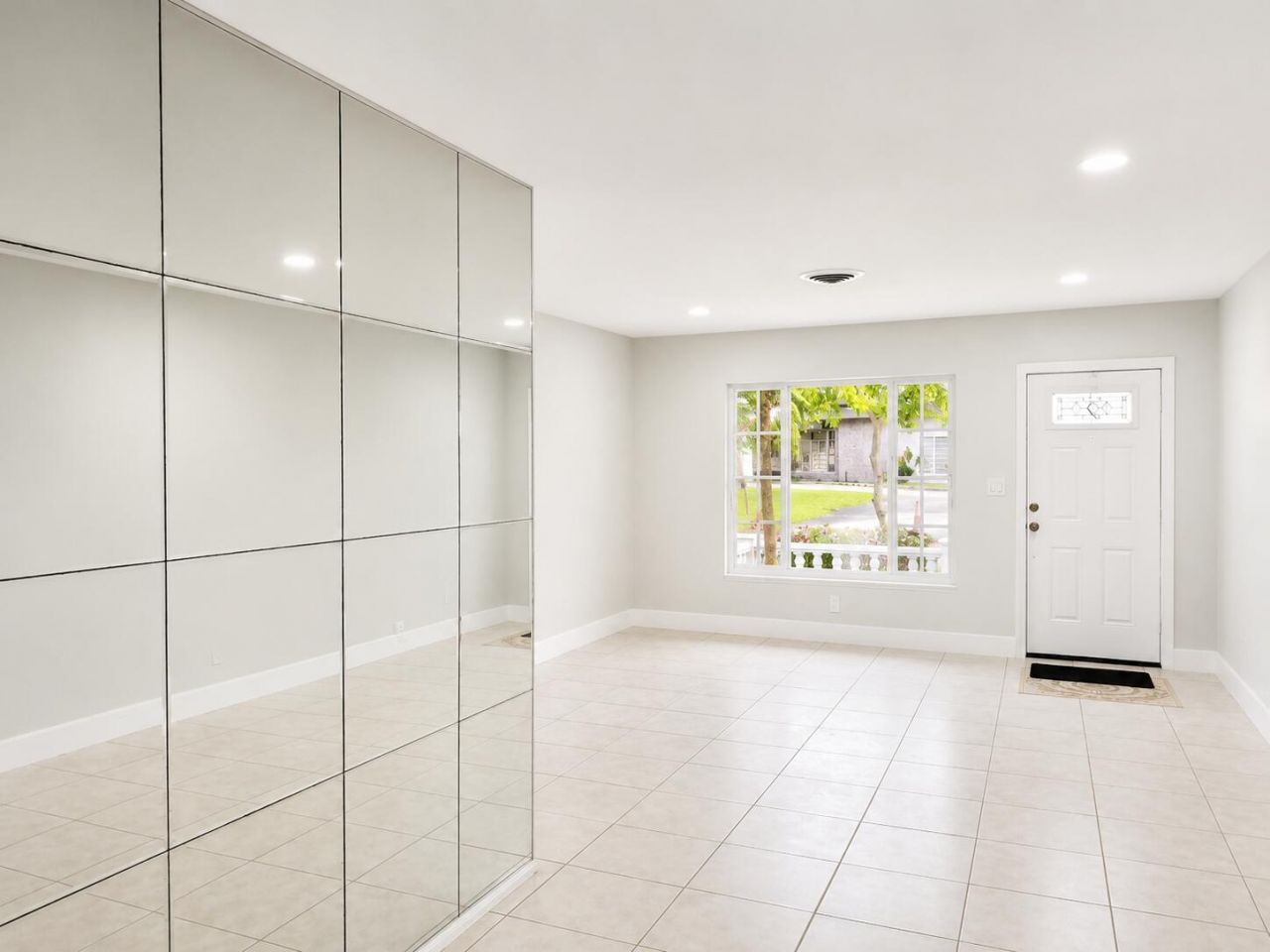 4827 NW 43rd Court, Lauderdale Lakes, FL 33319 Photo