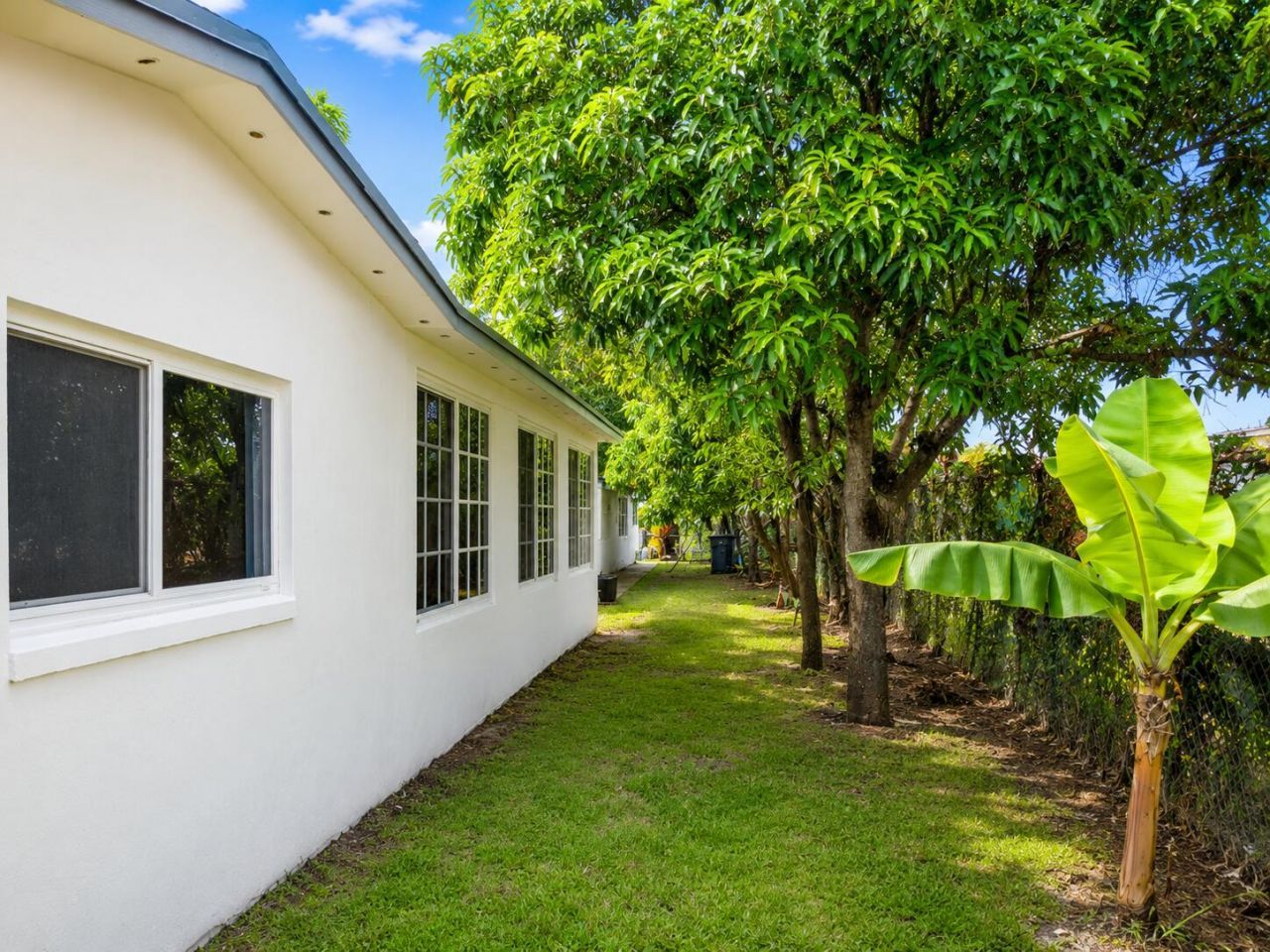 4827 NW 43rd Court, Lauderdale Lakes, FL 33319 Photo