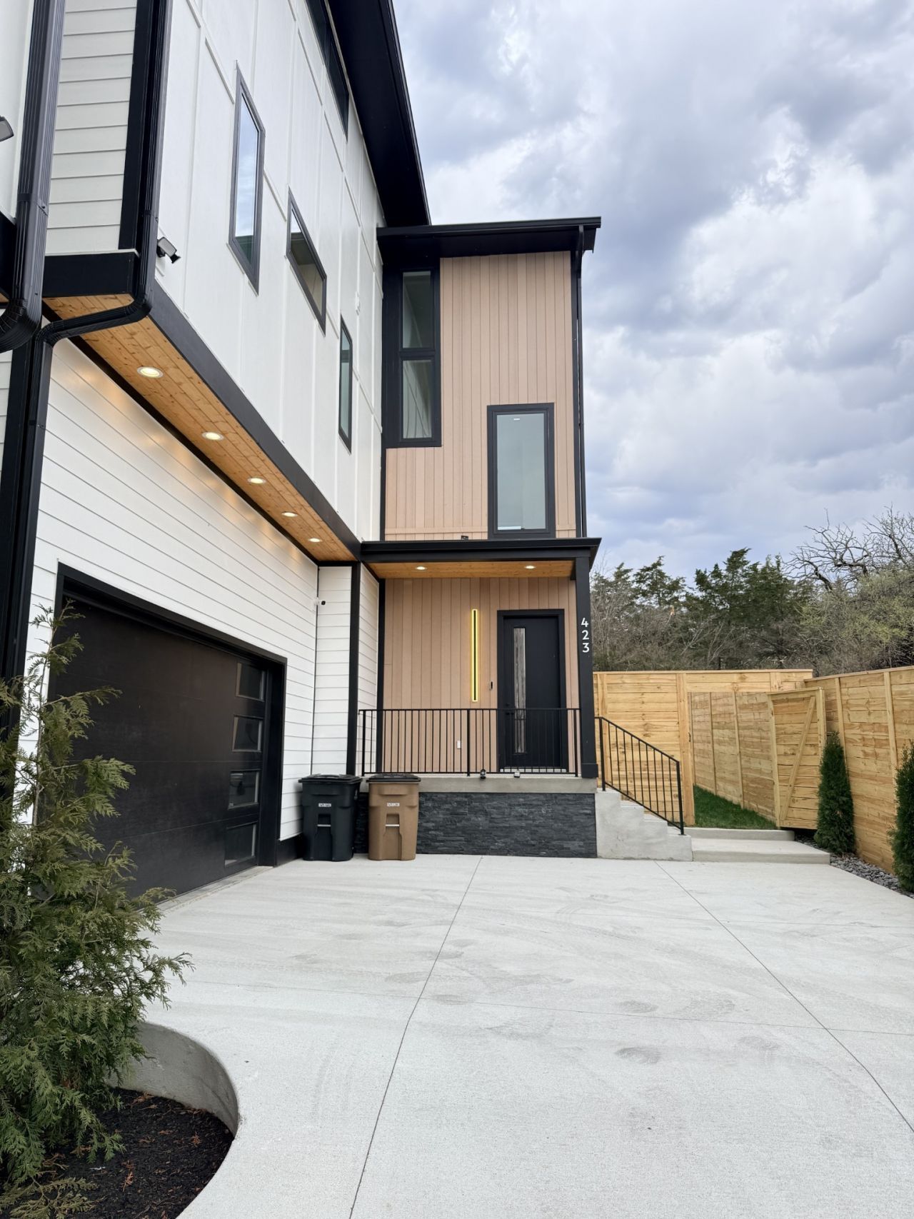 423 Monticello St , Nashville, TN 37207 Main Photo