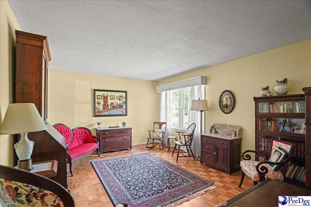 305 Dianne Drive Photo 6